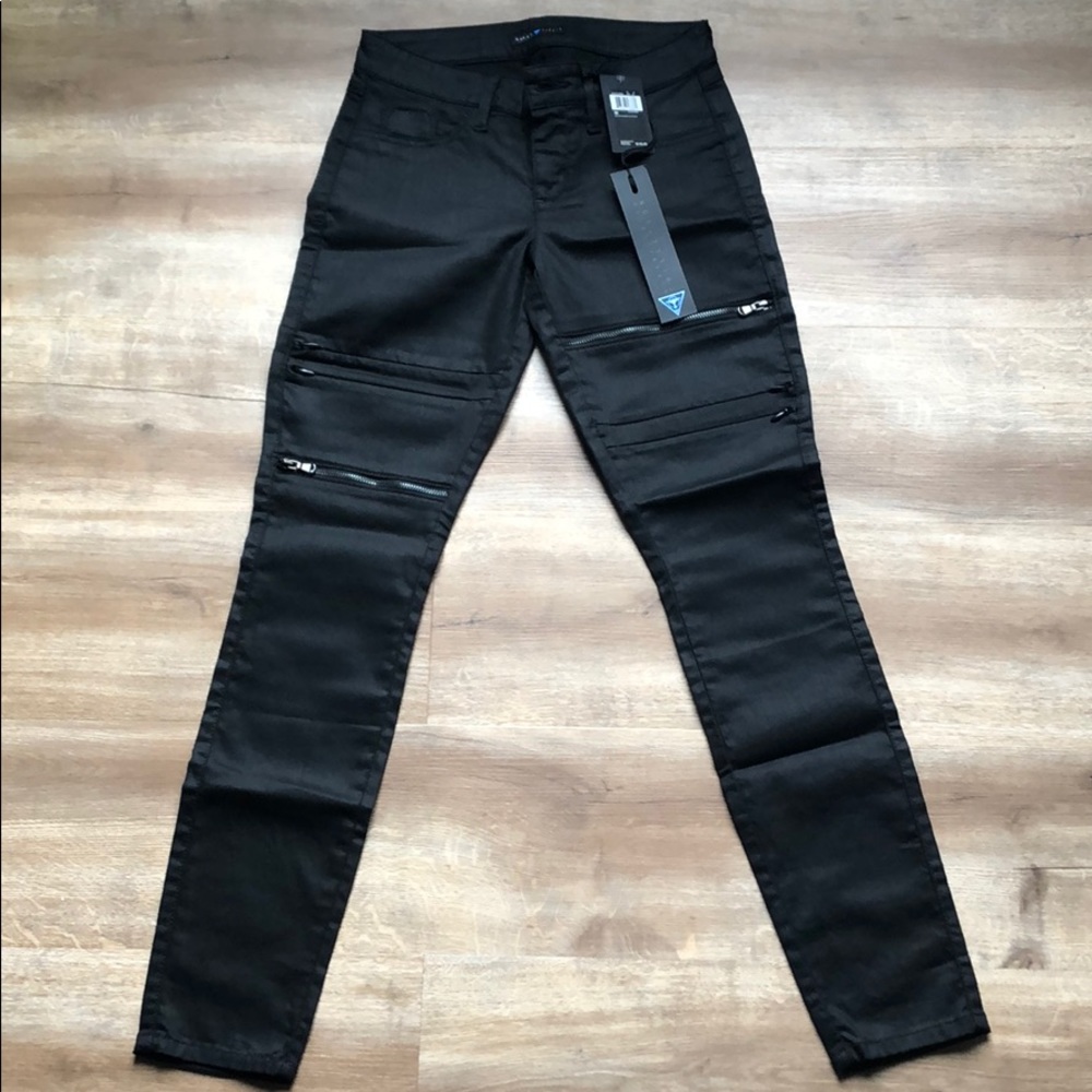 Legging with cutout